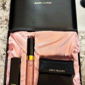 elf x jennifer coolidge dirty pillows lip kit new